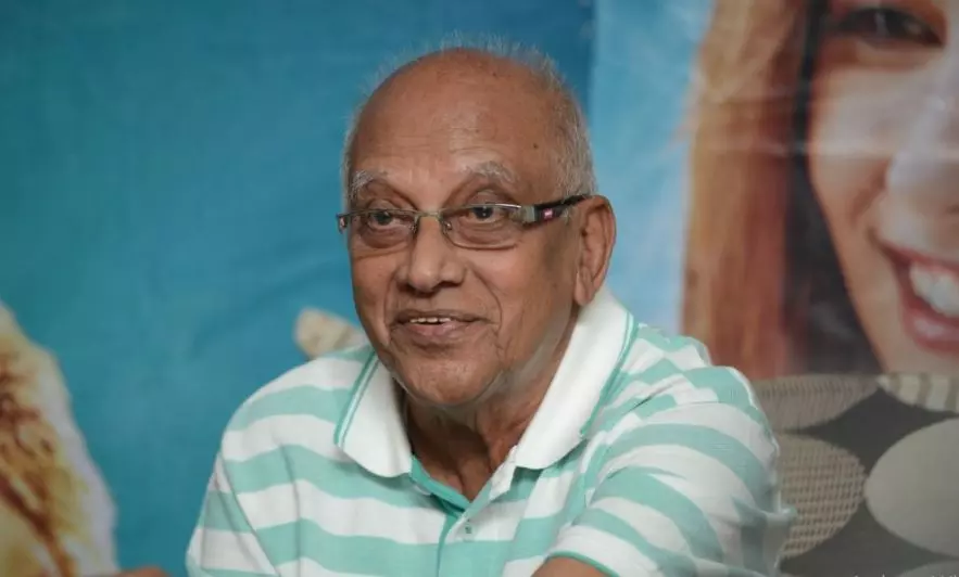 వయసు 94 ఏళ్లు.. అయినా తగ్గేదేలే! వయసు 94 ఏళ్లు.. అయినా తగ్గేదేలే!