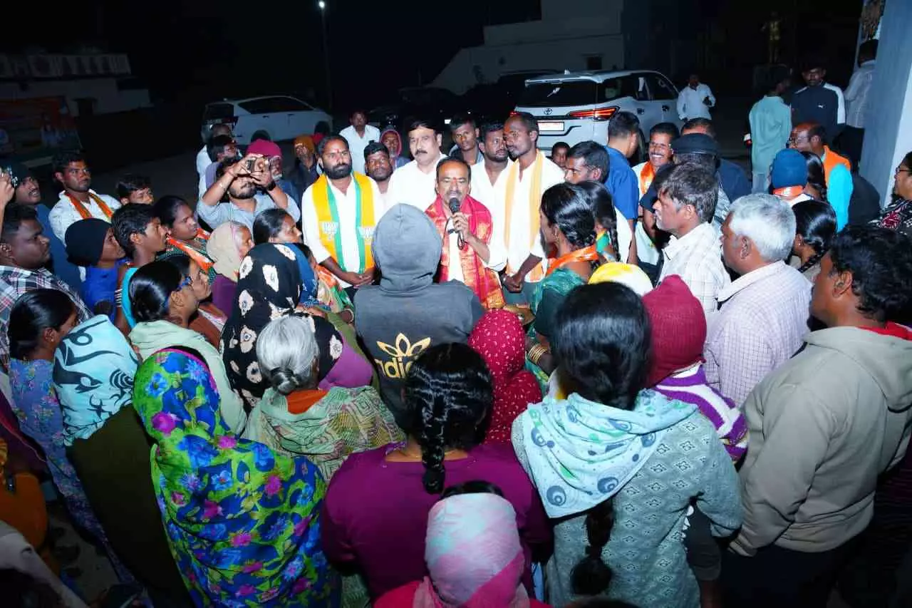 రేవంత్‌వి పిట్టలదొర మాటలు: ఈటల