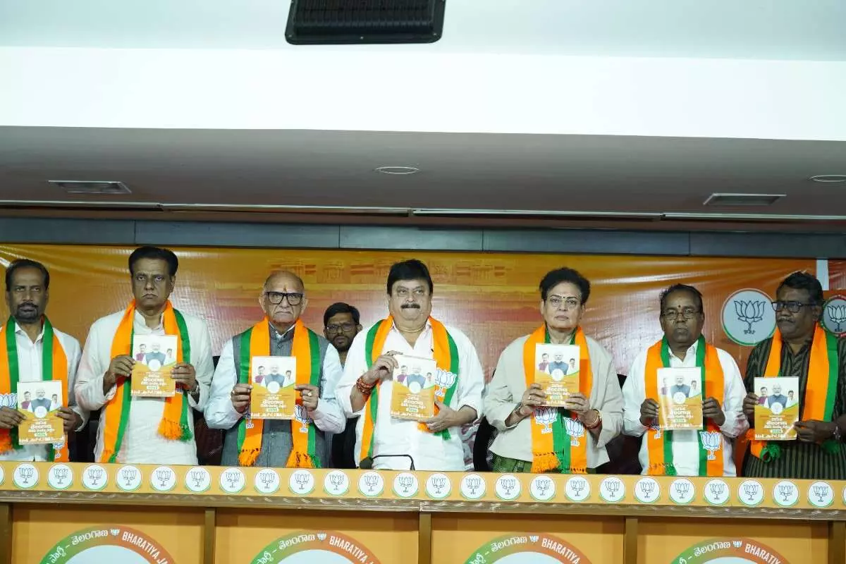 జనాల చెవిలో బీజేపీ ‘మ్యానిఫెస్టో’ పువ్వు పెట్టిందా ?
