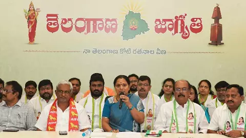 కాంగ్రెస్ తప్పులు ఎత్తిచూపడంలో బీఆర్ఎస్ ఫెయిల్: కవిత