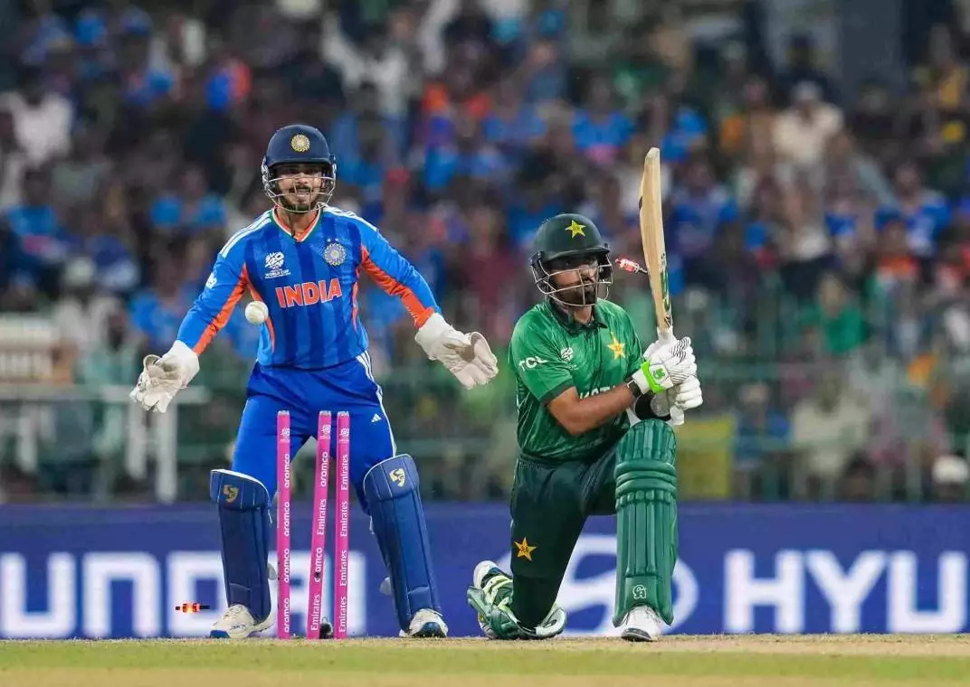 బాబర్, షాహీన్ ఆఫ్రిదిలపై వేటు బాబర్, షాహీన్ ఆఫ్రిదిలపై వేటు