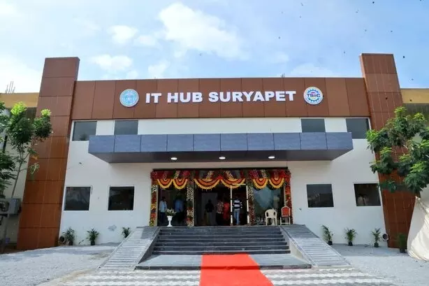 నల్గొండ జిల్లా  ఐ.టి టవర్‌లు ఇలా మూలుగుతున్నాయ్