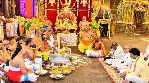 యాదగిరిగుట్ట లో అంగరంగవైభవంగా ప్రారంభం అయిన వార్షిక బ్రహ్మోత్సవాలు యాదగిరిగుట్ట లో అంగరంగవైభవంగా ప్రారంభం అయిన వార్షిక బ్రహ్మోత్సవాలు