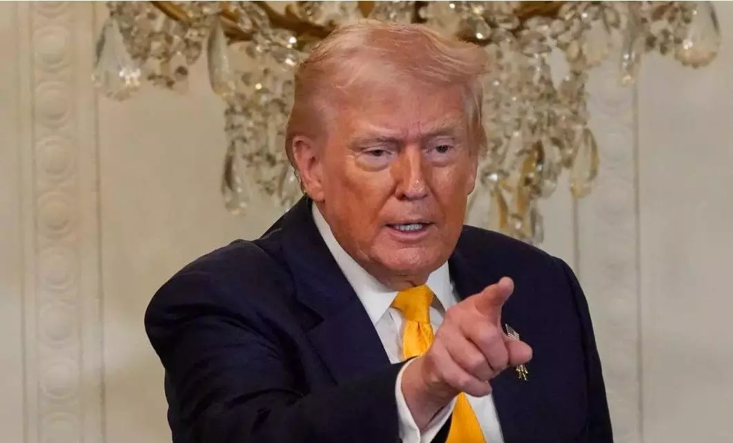 ప్రపంచంపై 15 శాతం సుంకాలు విధిస్తా: ట్రంప్ ప్రపంచంపై 15 శాతం సుంకాలు విధిస్తా: ట్రంప్