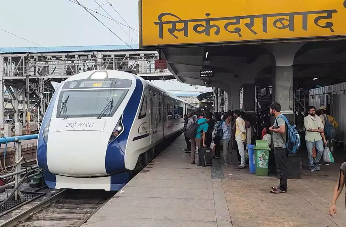 ప్రయాణికులకు రివార్డులు ఇవ్వాలనుకుంటున్న దక్షిణ మధ్య రైల్వే