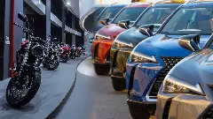 వాహనాలు కొనేవాళ్ళకు ‘సేఫ్టీ’ షాక్