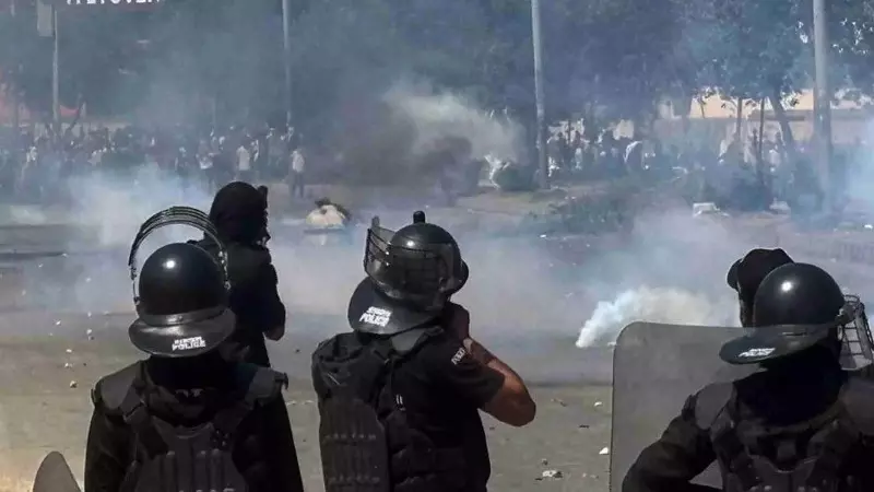 పేలుళ్లతో దద్దరిల్లుతున్న ఇరాన్ రాజధాని టెహ్రాన్ పేలుళ్లతో దద్దరిల్లుతున్న ఇరాన్ రాజధాని టెహ్రాన్