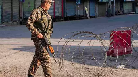 ఖమేనీ మృతి: జమ్మూకశ్మీర్ లో ఇంటర్నెట్ నిలిపివేత ఖమేనీ మృతి: జమ్మూకశ్మీర్ లో ఇంటర్నెట్ నిలిపివేత