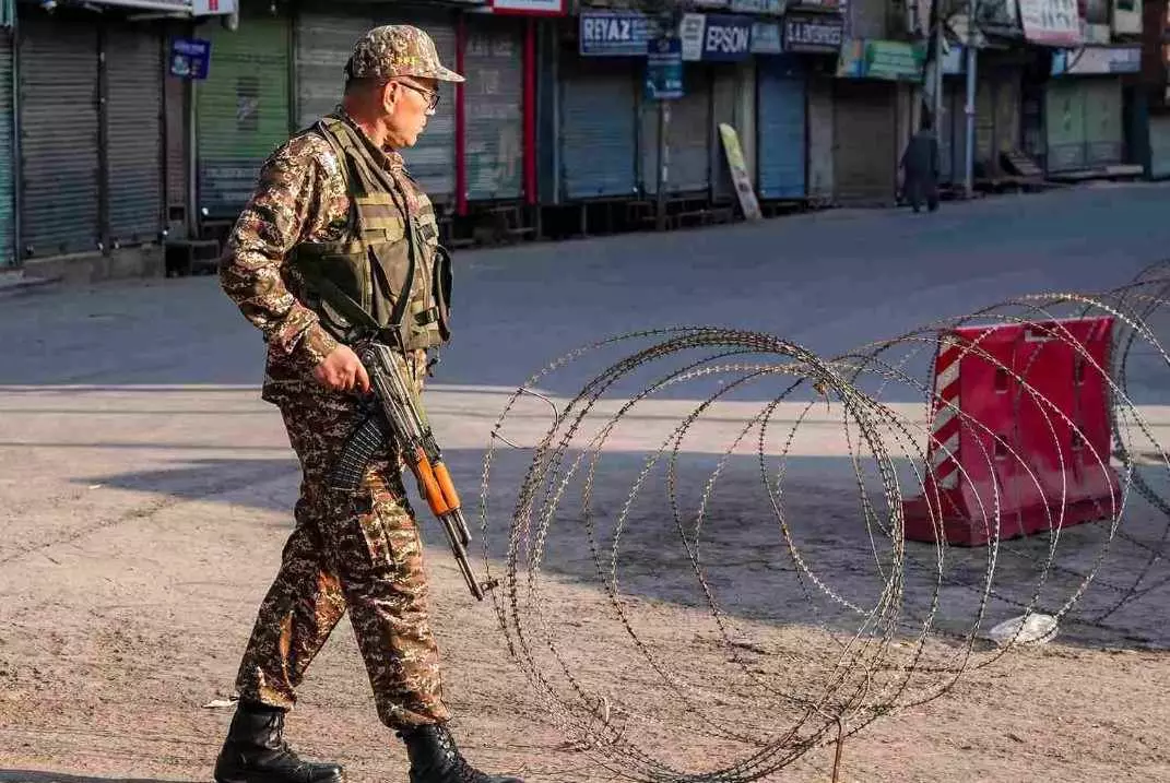 ఖమేనీ మృతి: జమ్మూకశ్మీర్ లో ఇంటర్నెట్ నిలిపివేత ఖమేనీ మృతి: జమ్మూకశ్మీర్ లో ఇంటర్నెట్ నిలిపివేత