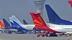 విమానాలే కాదు టికెట్ల ధరలు కూడా ఆకాశాన్ని అంటుతున్నాయి