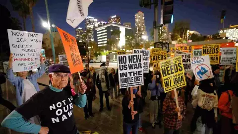 బహ్రెయిన్ బేస్పై ఇరాన్ దాడి, హోర్ముజ్ మూసివేత బహ్రెయిన్ బేస్పై ఇరాన్ దాడి, హోర్ముజ్ మూసివేత