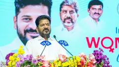 విద్యార్ధినులకు స్కూటీలిచ్చే ఆలోచన