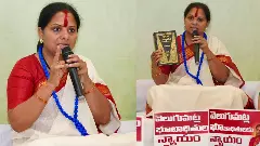 వెలుగుమట్ల ఇళ్ల కూల్చివేతలపై కవిత నిరవధిక నిరాహార దీక్ష