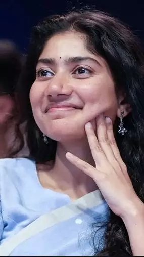 సాయి పల్లవి వైరల్ ఫోటో, వెనుక అసలు నిజం?