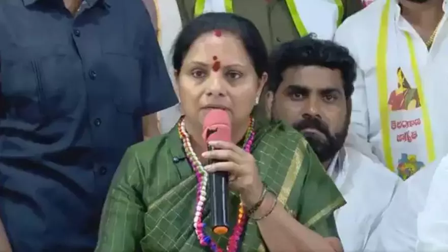 దీక్ష విరమించిన కవిత.. రాహుల్ గాంధీకి సూటి ప్రశ్న