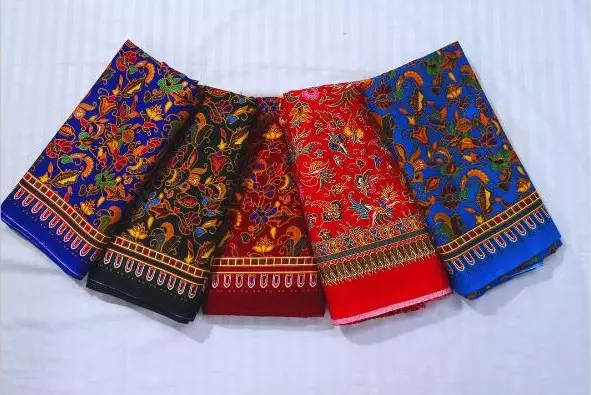 గల్ఫ్ యుద్ధంతో దెబ్బతిన్న ‘జావా లుంగీ’ల వ్యాపారం గల్ఫ్ యుద్ధంతో దెబ్బతిన్న ‘జావా లుంగీ’ల వ్యాపారం