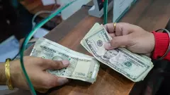 ఒక్క నెలలోనే 52 వేల కోట్ల పెట్టుబడుల ఉపసంహరణ