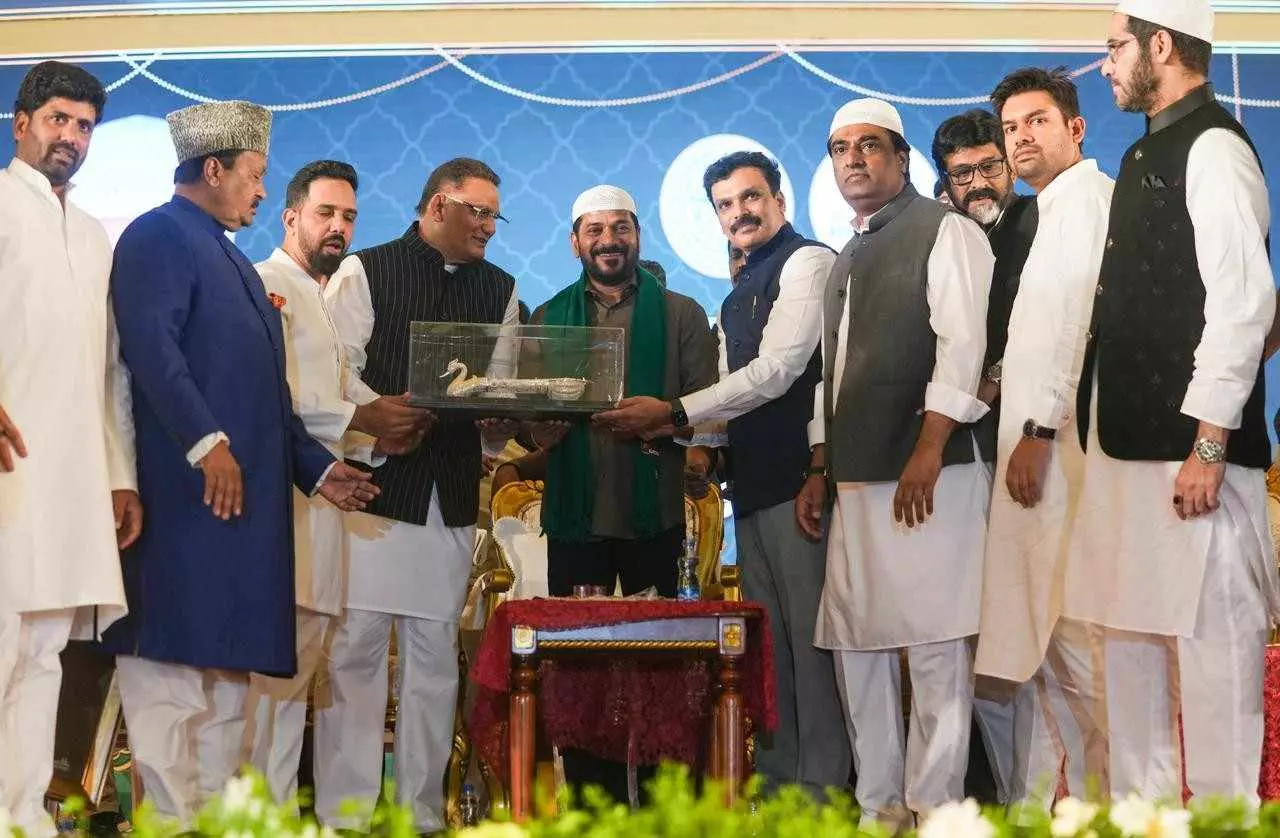 మతసామరస్యంతో తెలంగాణ అభివృద్ధి సాధ్యం: సీఎం రేవంత్ రెడ్డి మతసామరస్యంతో తెలంగాణ అభివృద్ధి సాధ్యం: సీఎం రేవంత్ రెడ్డి