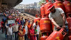 గ్యాస్ కష్టాలు వలస కార్మికులకు తాకాయా?