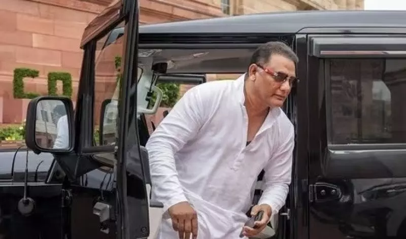 అజారుద్దీన్ మంత్రి పదవి ఉంటుందా? ఊడుతుందా? అజారుద్దీన్ మంత్రి పదవి ఉంటుందా? ఊడుతుందా?