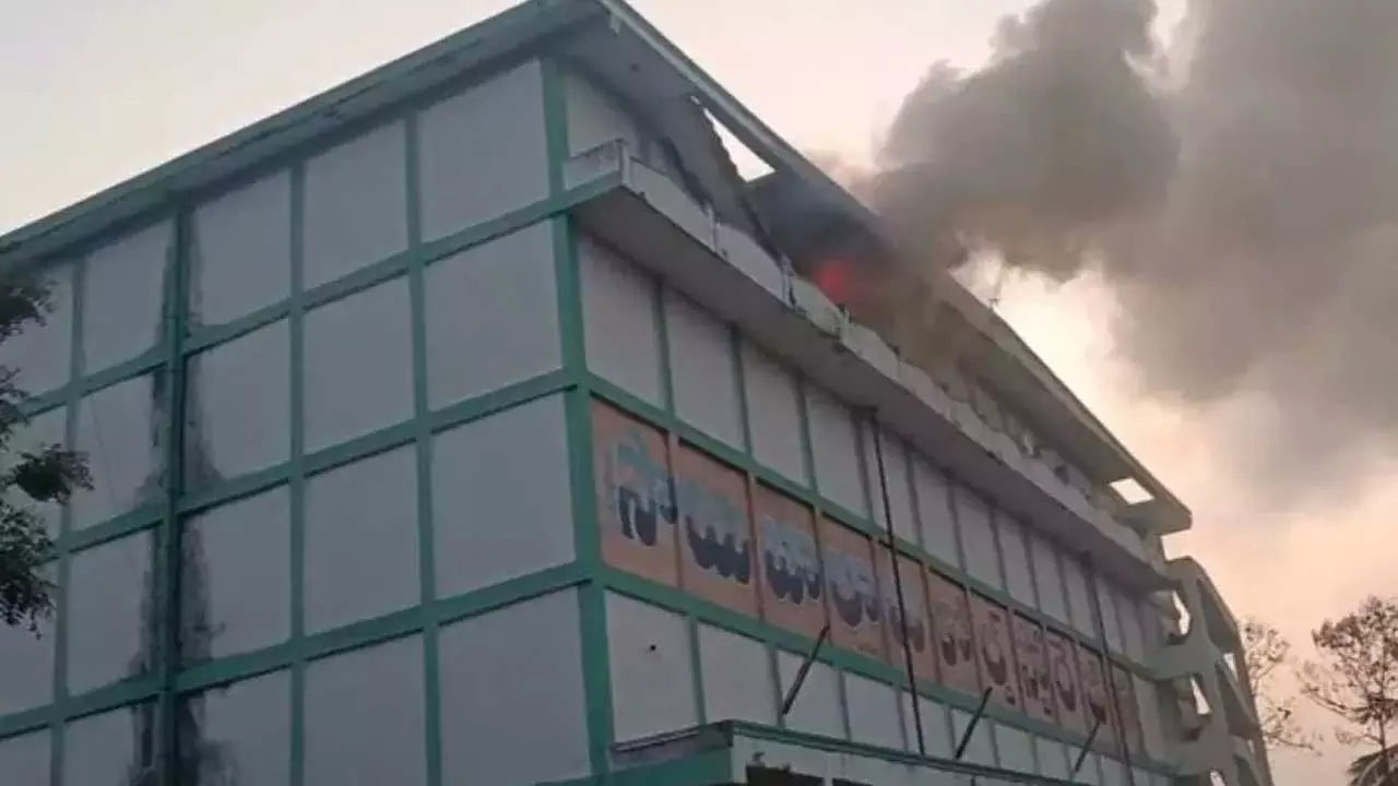 ఇంకా మండుతున్న మధిర కోల్డ్ స్టోరేజ్ ఇంకా మండుతున్న మధిర కోల్డ్ స్టోరేజ్