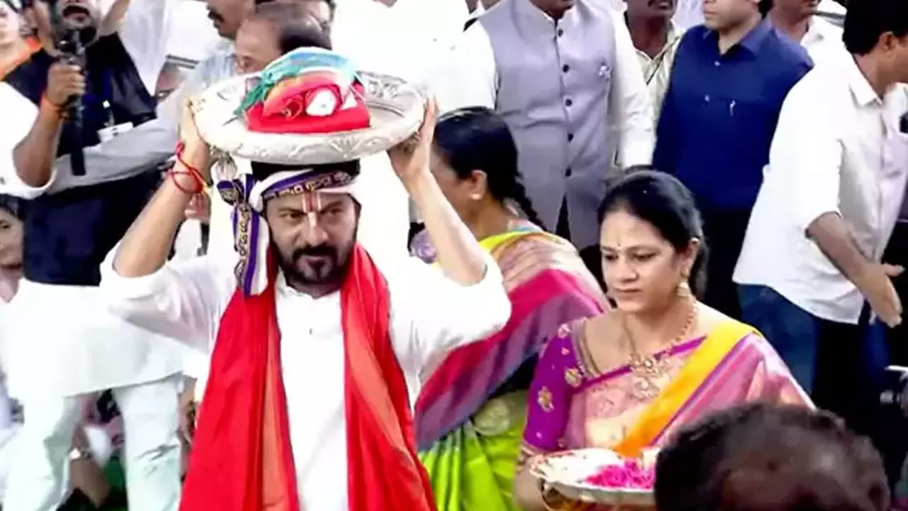 భద్రాచలంలో సీతారాముల కల్యాణం వైభవంగా భద్రాచలంలో సీతారాముల కల్యాణం వైభవంగా