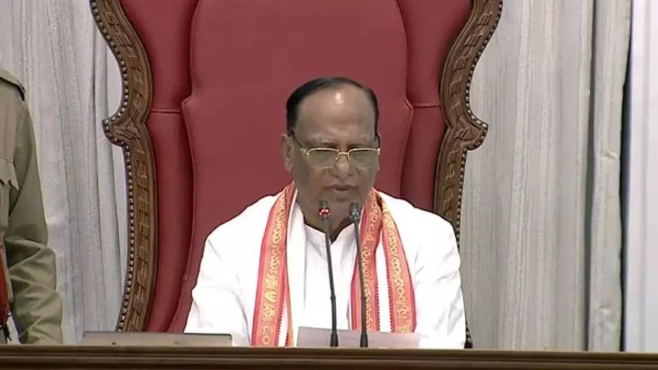 మండలిలో బీఆర్ఎస్ ఎమ్మెల్సీల సస్పెన్షన్.. మండలిలో బీఆర్ఎస్ ఎమ్మెల్సీల సస్పెన్షన్..