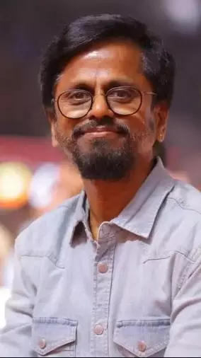 మురుగదాస్కు చేసింది తప్పేనా?.. 10 కోట్లు కట్టాల్సిందేనా? మురుగదాస్కు చేసింది తప్పేనా?.. 10 కోట్లు కట్టాల్సిందేనా?