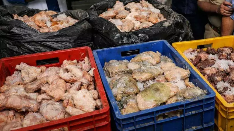 మంగళ్‌హాట్‌లో 14 టన్నుల పాడైన మాంసం స్వాధీనం