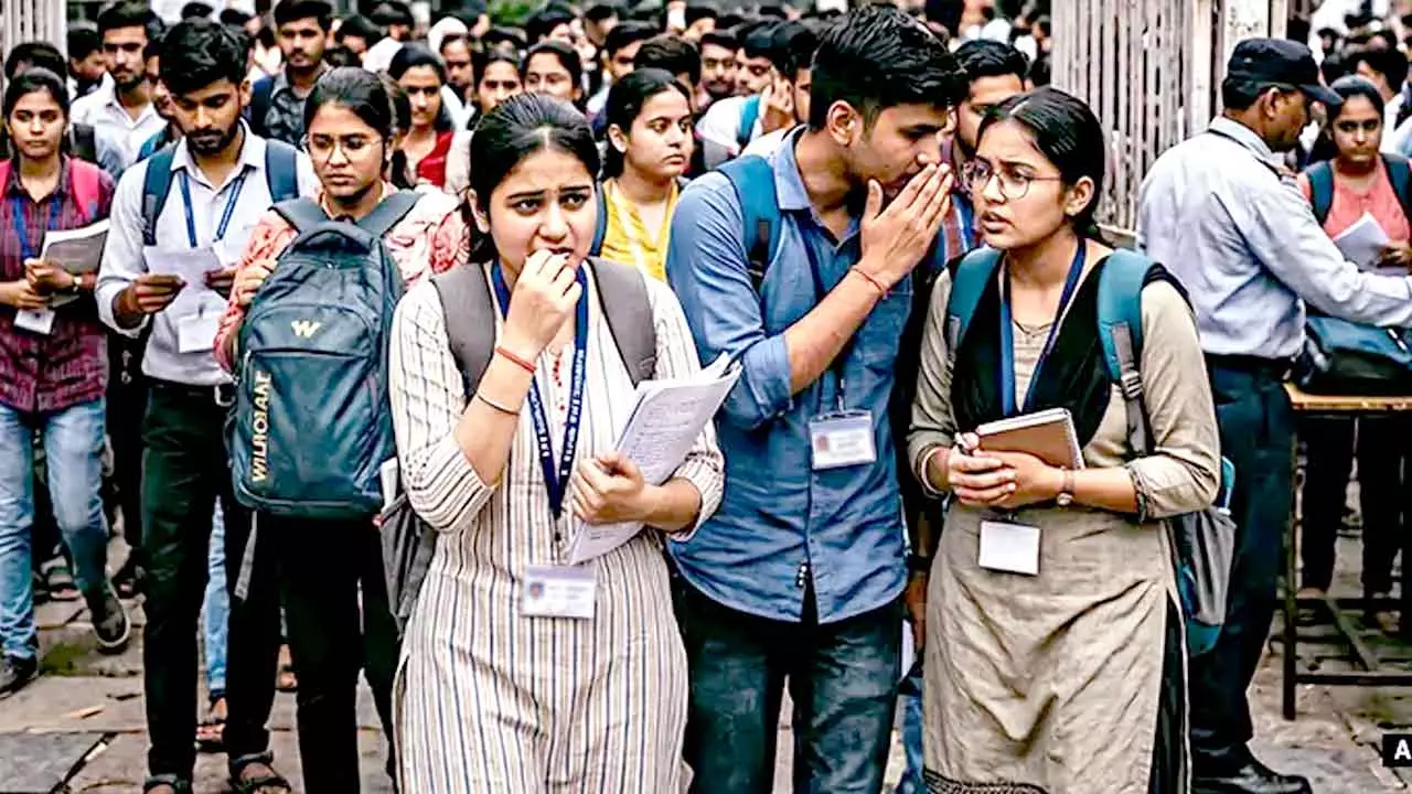 వైఎస్ఆర్ ఫీజు రీఎంబర్స్‌మెంట్ పథకానికి రేవంత్ ప్రభుత్వం మంగళం ?