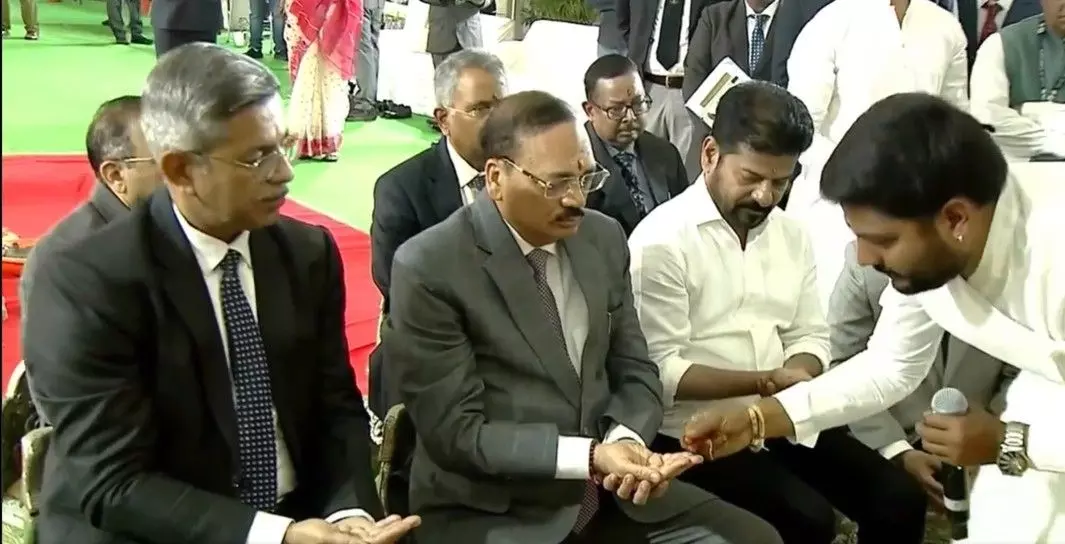 ‘ప్రజాస్వామ్యానికి కోర్టులు ప్రతీక’ ‘ప్రజాస్వామ్యానికి కోర్టులు ప్రతీక’