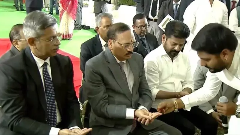 ‘ప్రజాస్వామ్యానికి కోర్టులు ప్రతీక’ ‘ప్రజాస్వామ్యానికి కోర్టులు ప్రతీక’