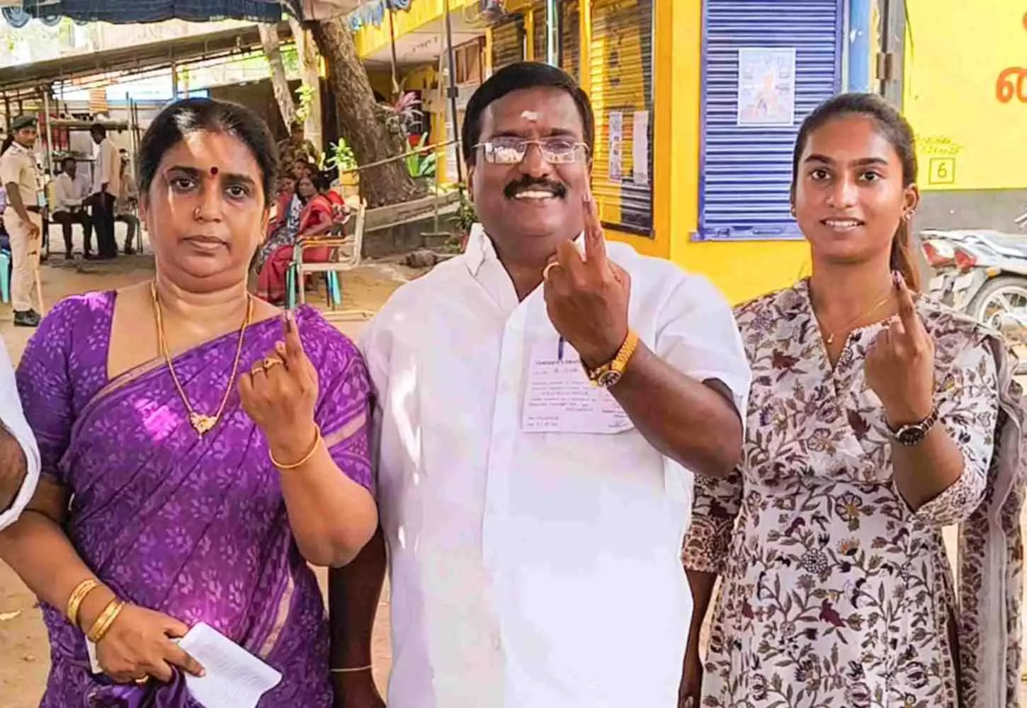 పుదుచ్చేరిలో ఓటర్ల భారీ స్పందన.. పుదుచ్చేరిలో ఓటర్ల భారీ స్పందన..