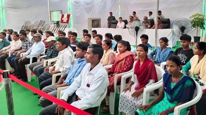 42 మంది మావోయిస్ట్‌ల లొంగుబాటు.. ఇక మిగిలి ఉంది ఐదుగురే..!