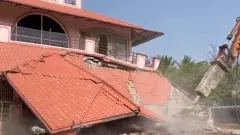 అమీన్‌పూర్‌లో హైడ్రా యాక్షన్: అక్రమ ఆరు అంతస్తుల భవనం నేలమట్టం