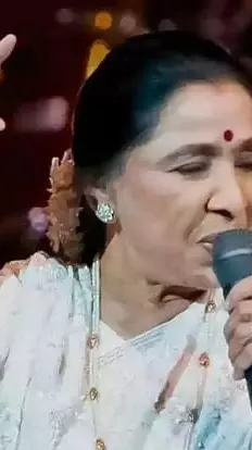 ఆకాశమే హద్దుగా సాగిన స్వర ప్రయాణం ఆగింది.. కన్నీటి వీడ్కోలు! ఆకాశమే హద్దుగా సాగిన స్వర ప్రయాణం ఆగింది.. కన్నీటి వీడ్కోలు!