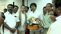 హైదరాబాద్ కు చేరిన తమిళనాడు ఎంఎల్ఏల క్యాంప్