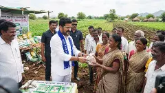 విత్తనాల వేళ... రైతుకు రేవంత్ భరోసా..! విత్తనాల వేళ... రైతుకు రేవంత్ భరోసా..!
