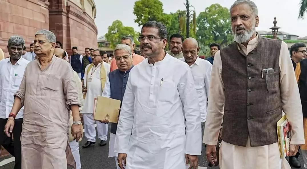 ‘‘కాంగ్రెస్ సిగ్గులేకుండా ప్రతిది రాజకీయం చేస్తుంది’’ ‘‘కాంగ్రెస్ సిగ్గులేకుండా ప్రతిది రాజకీయం చేస్తుంది’’