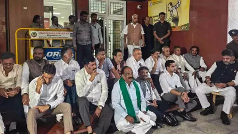 సర్ వివాదం: బీజేపీ నేతలపై ఎఫ్ఐఆర్ నమోదు సర్ వివాదం: బీజేపీ నేతలపై ఎఫ్ఐఆర్ నమోదు