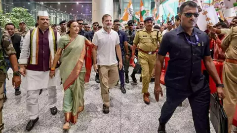 పరువు నష్టం కేసులో రాహుల్ గాంధీకి ఊరట పరువు నష్టం కేసులో రాహుల్ గాంధీకి ఊరట